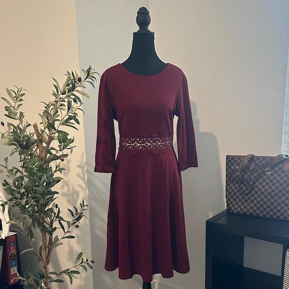 Dresses & Skirts - Elegant Burgundy Lace-Trim Dress